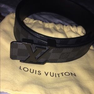Luis vuitton belt